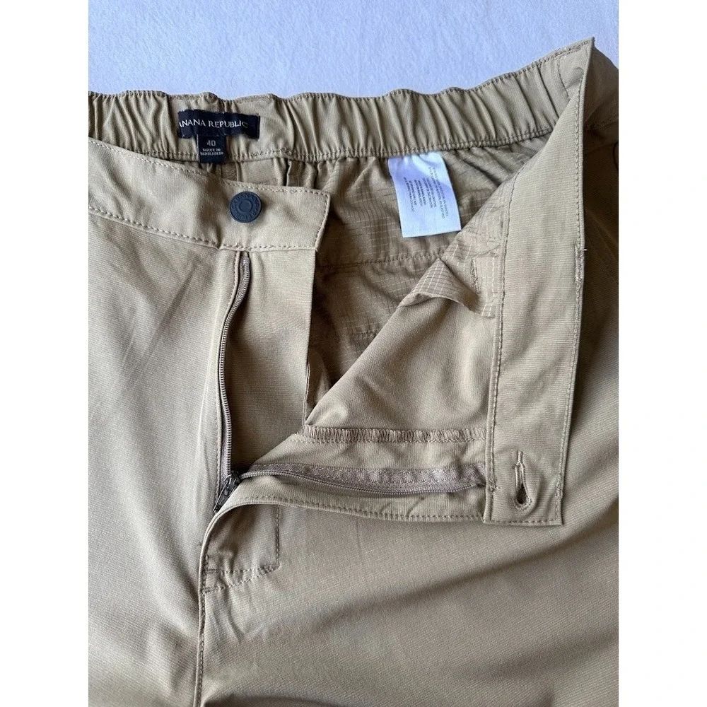 Banana Republic Shorts Men 40 Beige Performance Chino Stretch Elastic Waist